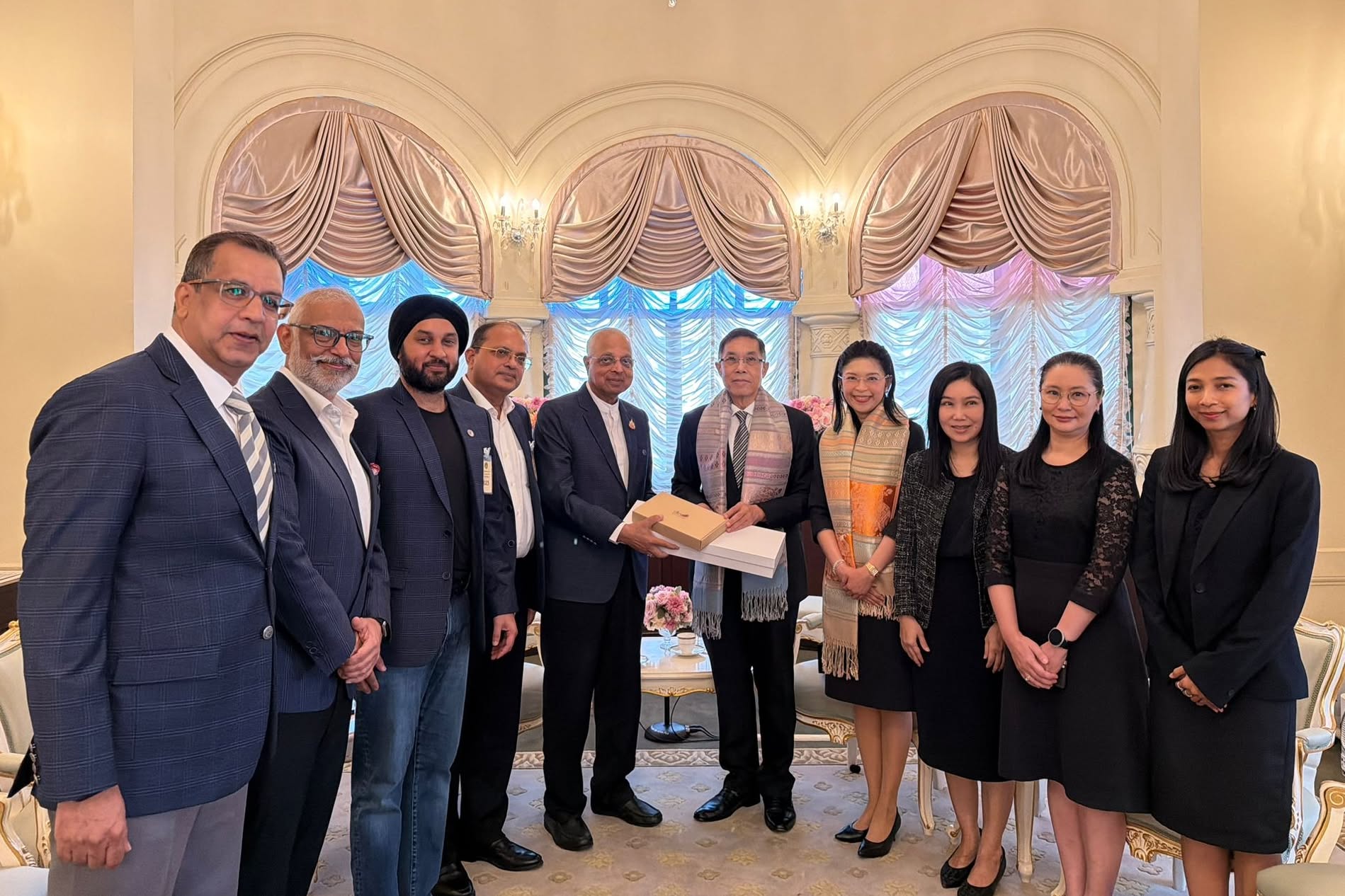 ITCC delegation met with Thailand's Trade Representative, Mr. Chutintorn Gongsakdi, at Government House